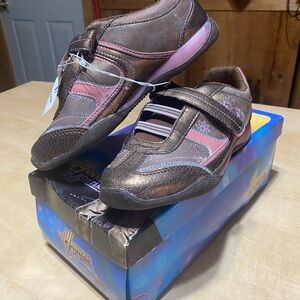 NIB Disney Hannah Montana Brown Pink Sneakers Shoes Athletics Girls Sizes 1.5